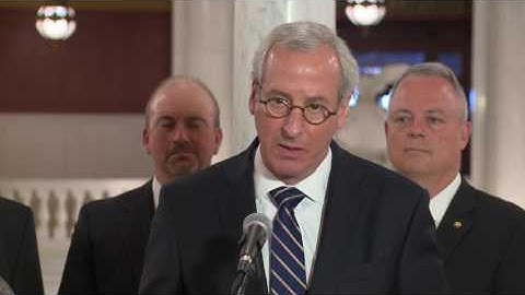 Frankel: Supports Universal Background Check Bill