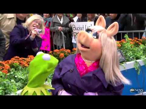 "Muppet Mania on GMA" (6/8) - Kermit and Miss Piggy interview