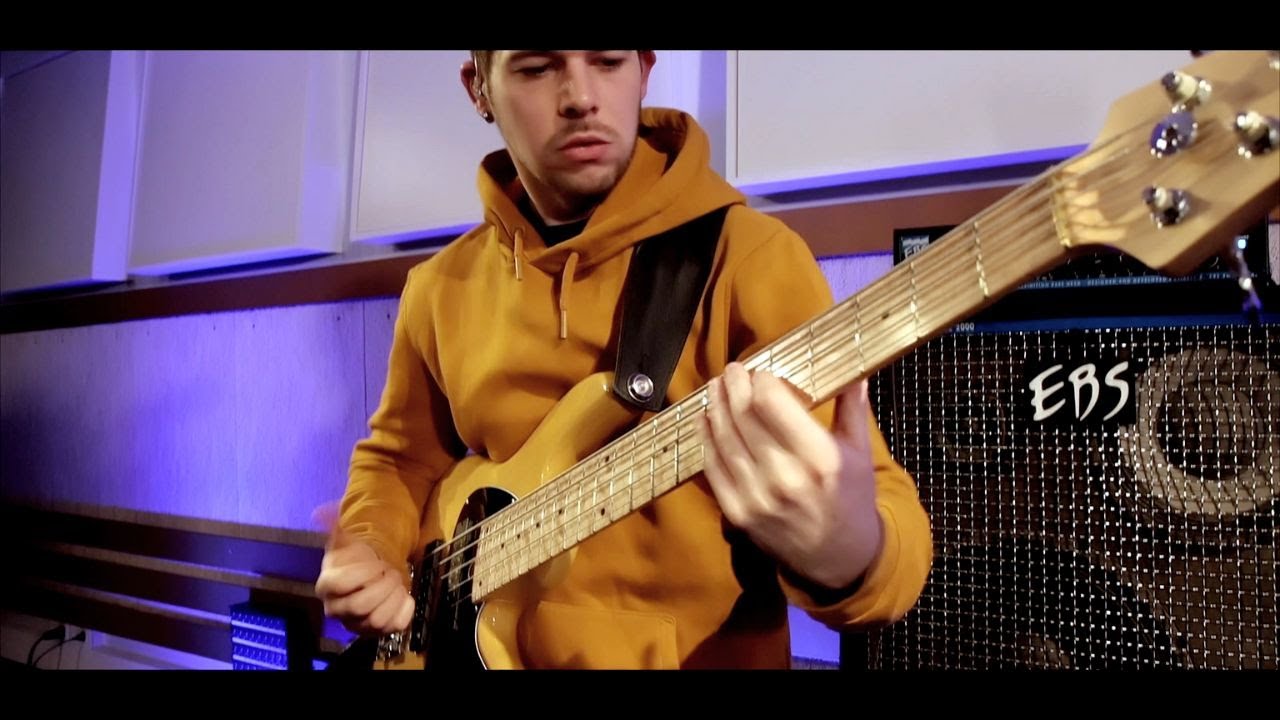 SNUGZ - Locked Out Of Heaven (Bruno Mars cover) Live