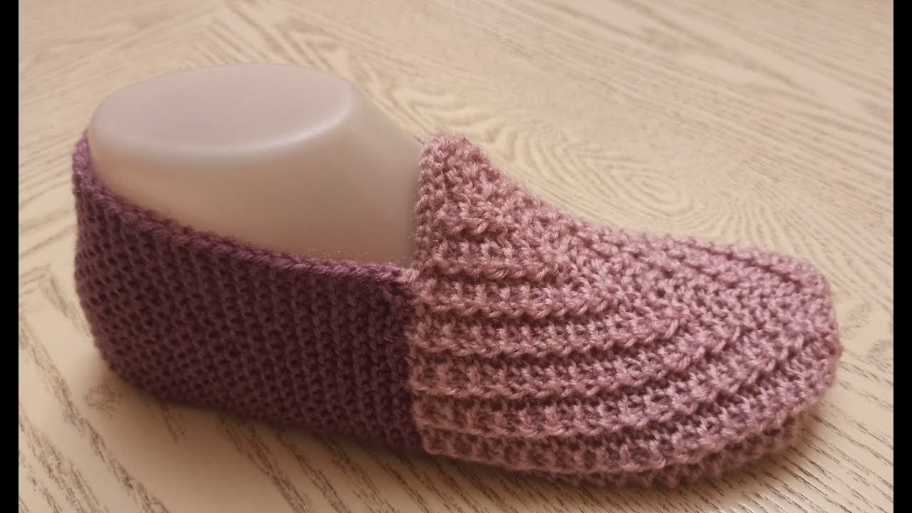 Простые и удобные тапочки на двух спицах №53.