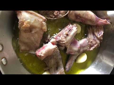 Vídeo: Com Cuinar Un Conill Amb Patates
