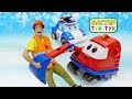 Видео для детей — Машинка Робокар Поли помогает Капу выбраться из снега — Тук-Тук Шоу