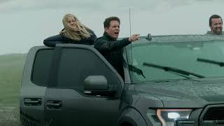 it's always sunny in philadelphia - The gang arrive to throw Charlie's dad off a cliff.