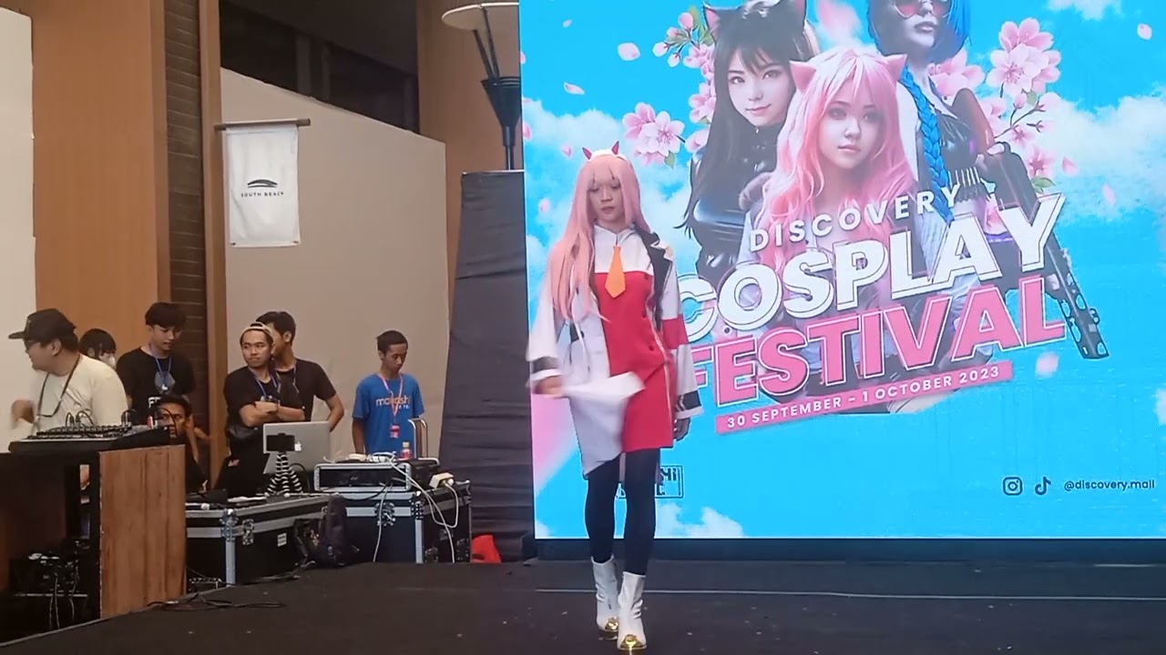 Discovery Cosplay Festival Day 1 || Coswalk Competition