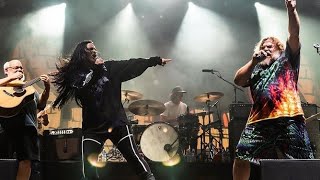 Amy Lee joins &quot;Tenacious D&quot; to sing &#39;Kyle Quit The Band&#39; - Louder Than Life Fest | 2022.09.22