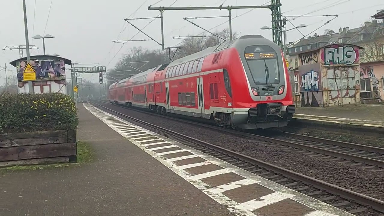 Abfahrt Twindexx-Doppelstocktriebzug (Baureihe 445) als RE55 nach Frankfurt Hbf am Offenbacher Hbf