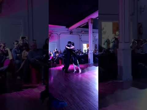 Bailan Naomi Gonzalez y Santiago Marolo, "Garras"  Tipica Sans Souci en Milonga  La Discépolo.