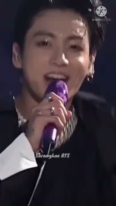 Jungkook's reaction is so hot when Tae gets him wet🔥🔥 #bts #shorts #jungkook #btsv
