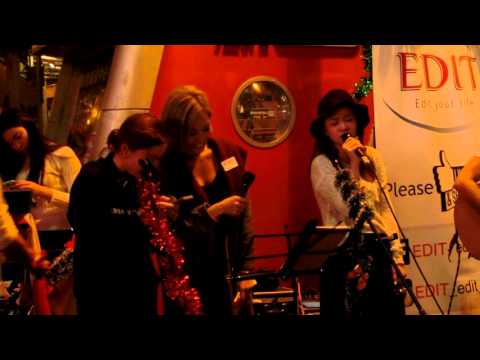 張紋嘉Crystal Cheung&張惠雅Regen Cheung&鄧穎芝Vangie Tang  - 高山低谷 (24.12.2015)