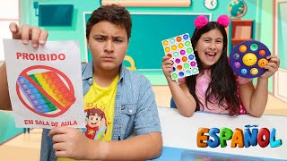  Maria Clara y JP aprenden formas geométricas con los juguetes Pop It 