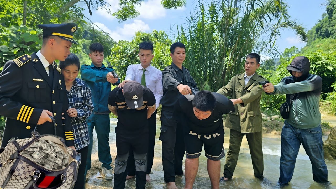 Single Mother | Found an Abandoned $20,000 Bag – Helped Police Capture Entire Criminal Gang