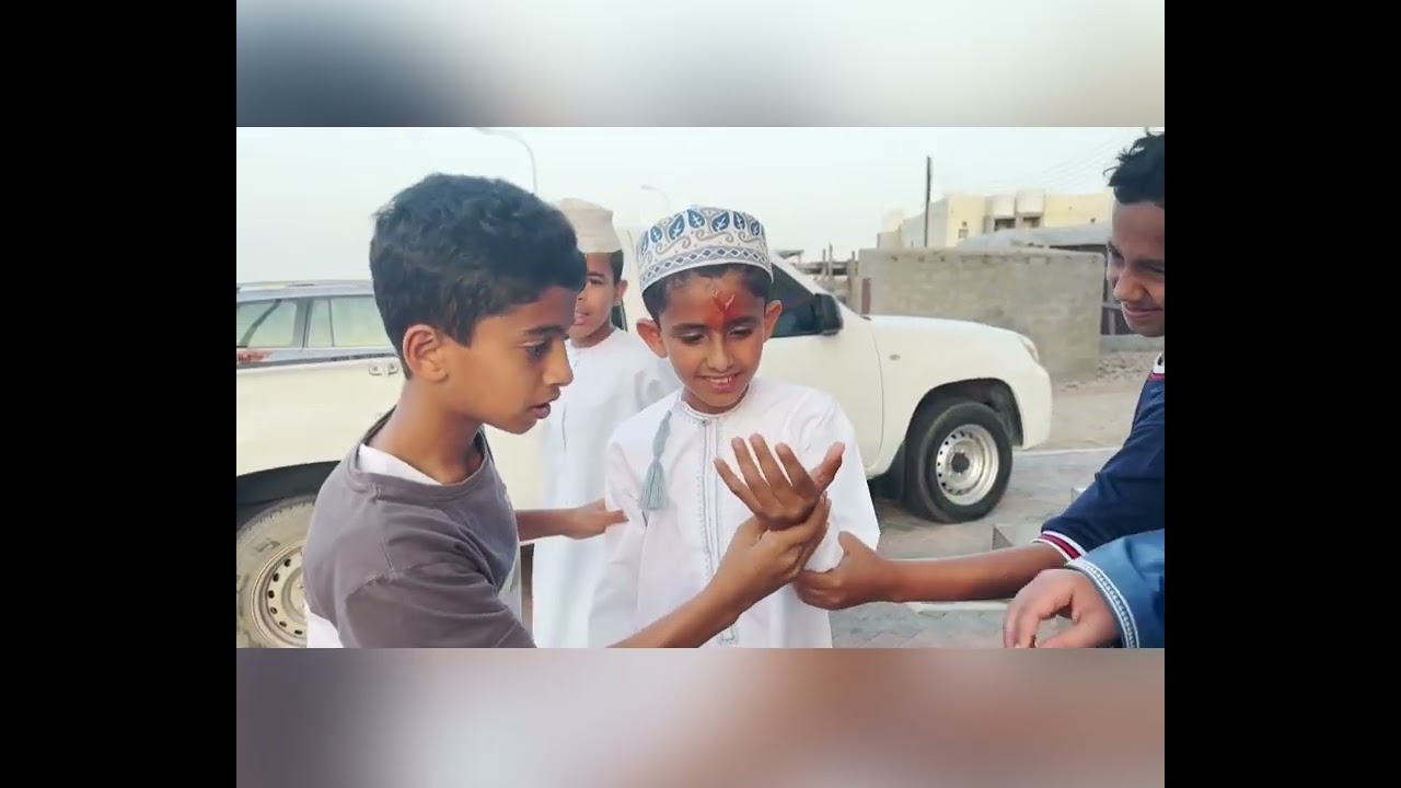 (بعض ضحايا التنمر )  فيديو تمثيلي قصير  تحت إشراف أخصائي الاجتماعي الأستاذ عمر الغسيني  بمدرسة طلحه