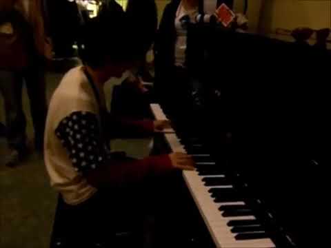 Toby Fox playing Sunsetter on piano from like 14 years ago.