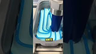 Wie Eis In Behälter Gefüllt Wird