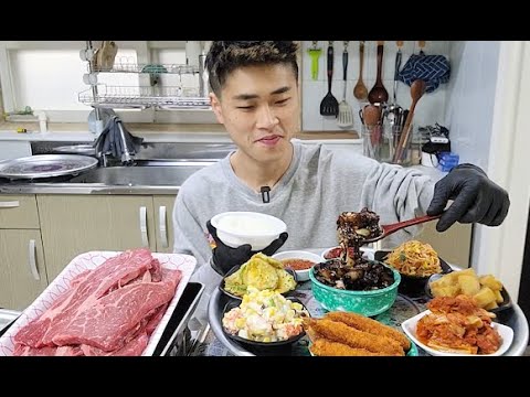 꽃돼지 꽃등심 대게튀김 간짜장소스 김치제육볶음 감자조림 콩나물무침 오징어젓갈 <strong>호박전</strong> 한식먹방 gogi[korean food]mukbang Eating show 吃播