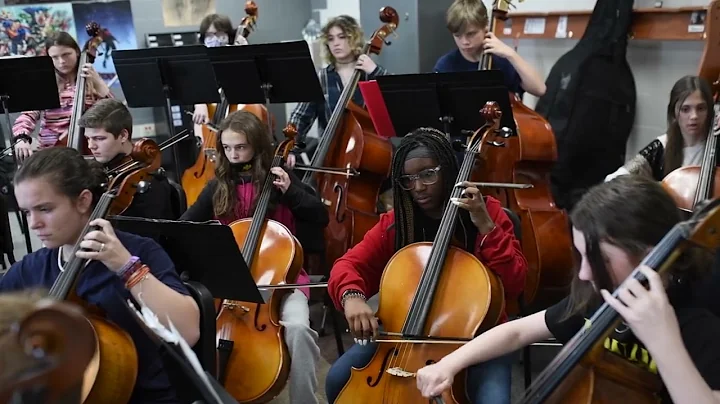 Starr-Iva Middle Orchestra Preforms "Treasure Isla...