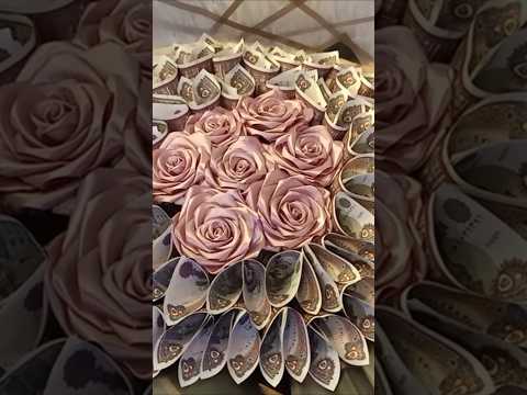 اكبر بوكيه ورد وفلوس روعه هي دي الهدايه مين هيعرف عدد الفلوس الموجوده اكتبو فالكومنتات اكسبلور