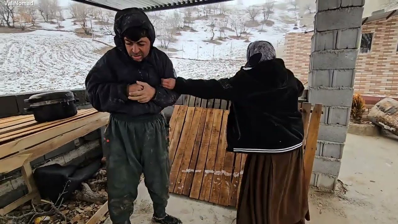 Cleaning in the Snow and a Father’s Determination”🌨🌨