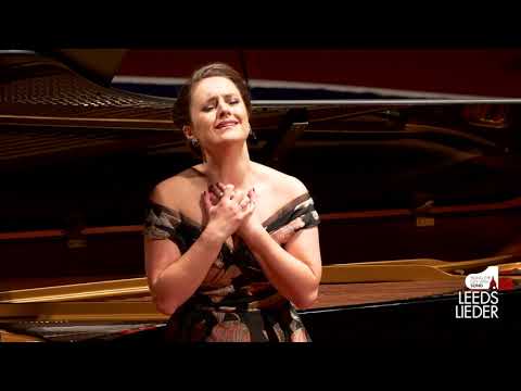 Louise Alder and Joseph Middleton - Edvard Grieg, Zur Rosenzeit