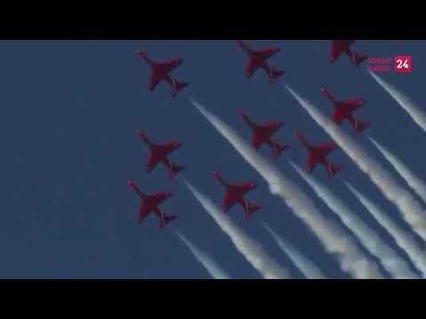 عروض بهلوانية مذهلة تلون سماء العاصمة اليونانية في ختام معرض أثينا للطيران