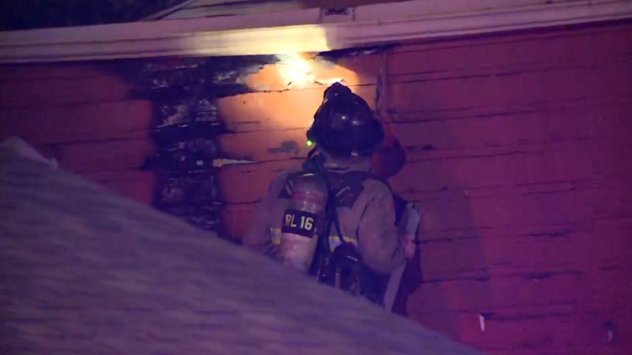 Crews respond to apartment fire in southeast Oklahoma City - YouTube