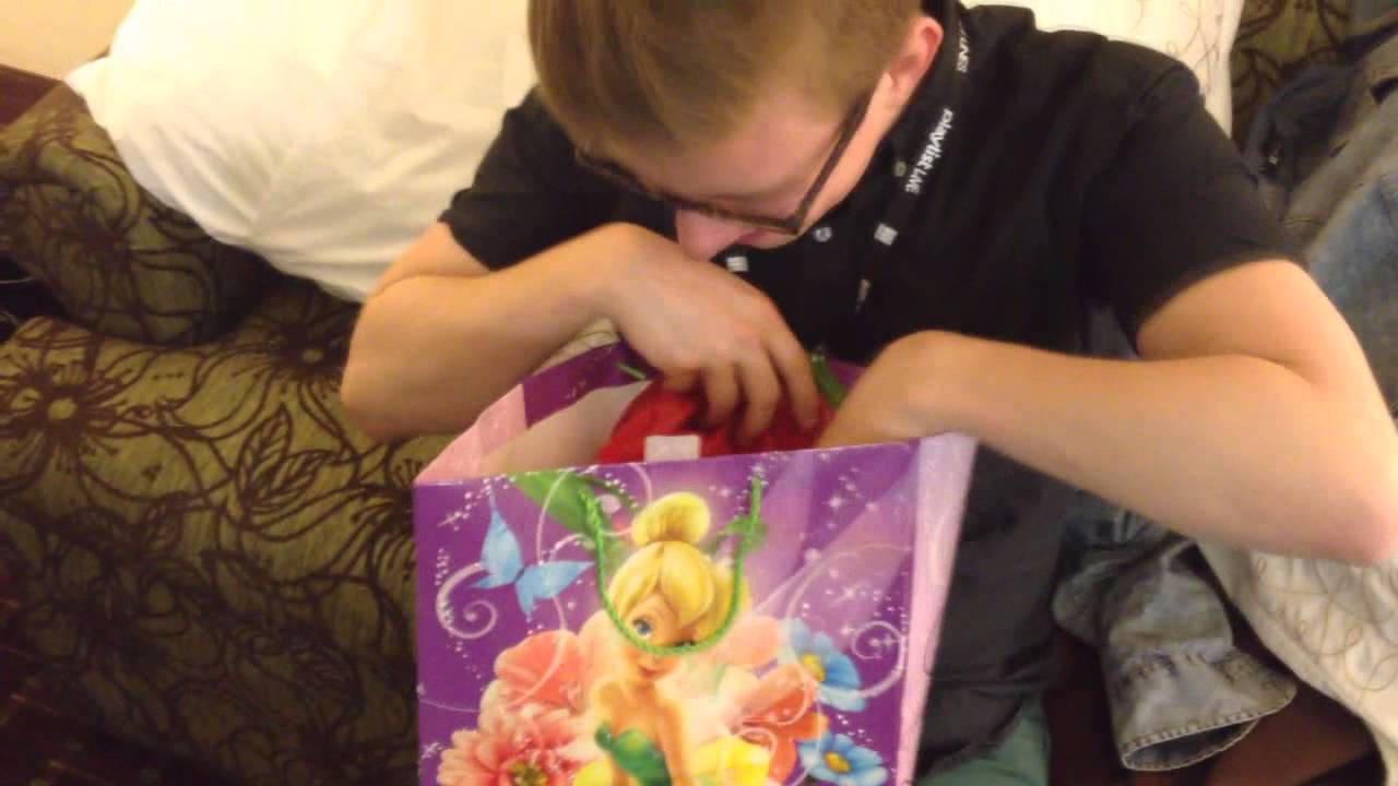 PLAYLIST LIVE 2013 DAY 1: TYLERS BDAY!!!