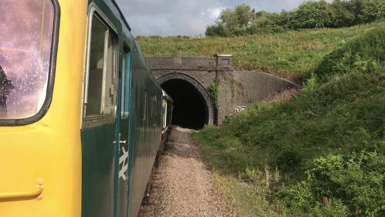 D5343 and D5185 power through greet tunnel 30/7/2017