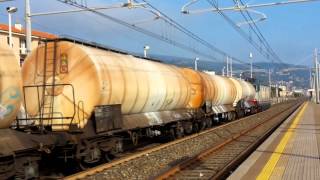 E652 con cisterne in transito a Lavagna