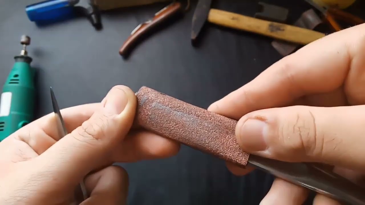 طريقة سهلة تحمي السكين 🗡️بمعدن كاربون من صداء و تعطيه patina جيدة 🖤