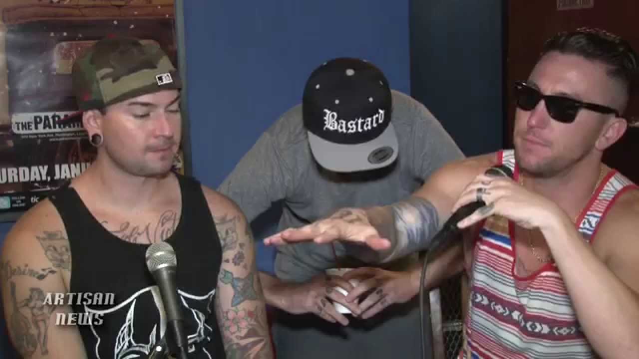 HOLLYWOOD UNDEAD LEFT FOR DEAD BY LABEL POLITICS