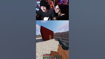 SHE HELPED ME RAID!! #minecraft #minecraftmemes #rust #rustgame #raid #funny #meme #gaming #creebus