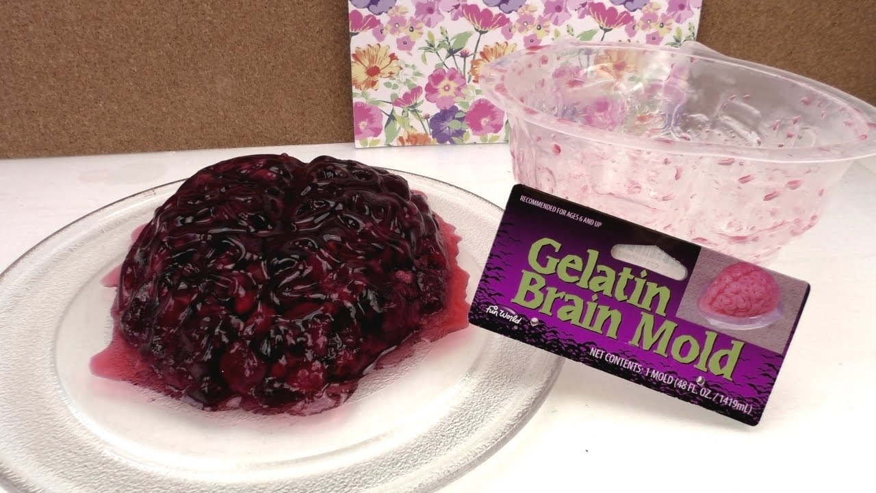 Halloween - Wackelpudding Gehirn mit Himbeeren | Gelatin Brain Mold ...