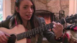 How To Play "Angels We Have Heard On High" with Daria Musk - Taylor Guitars chords