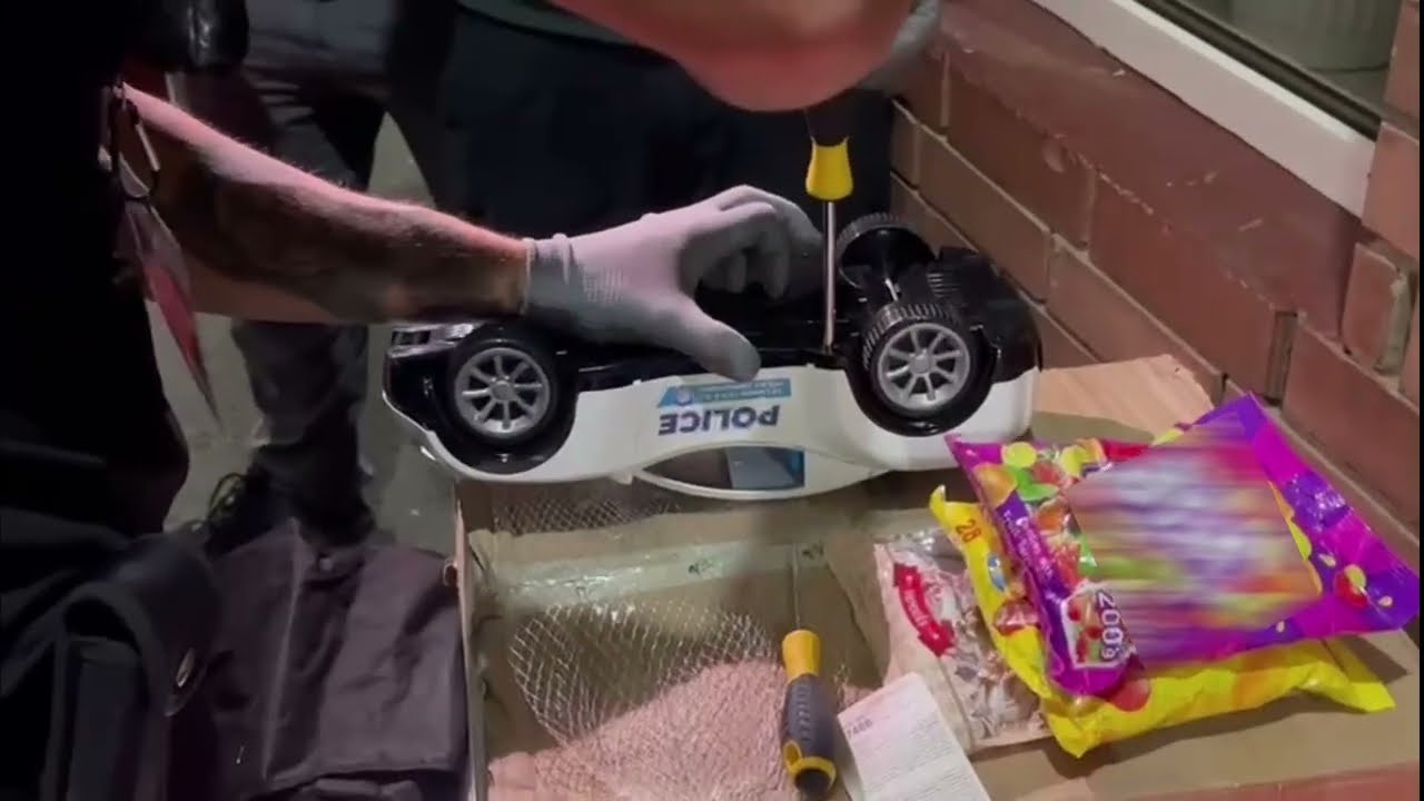 В поліцейській машині прикордонники виявили наркотики