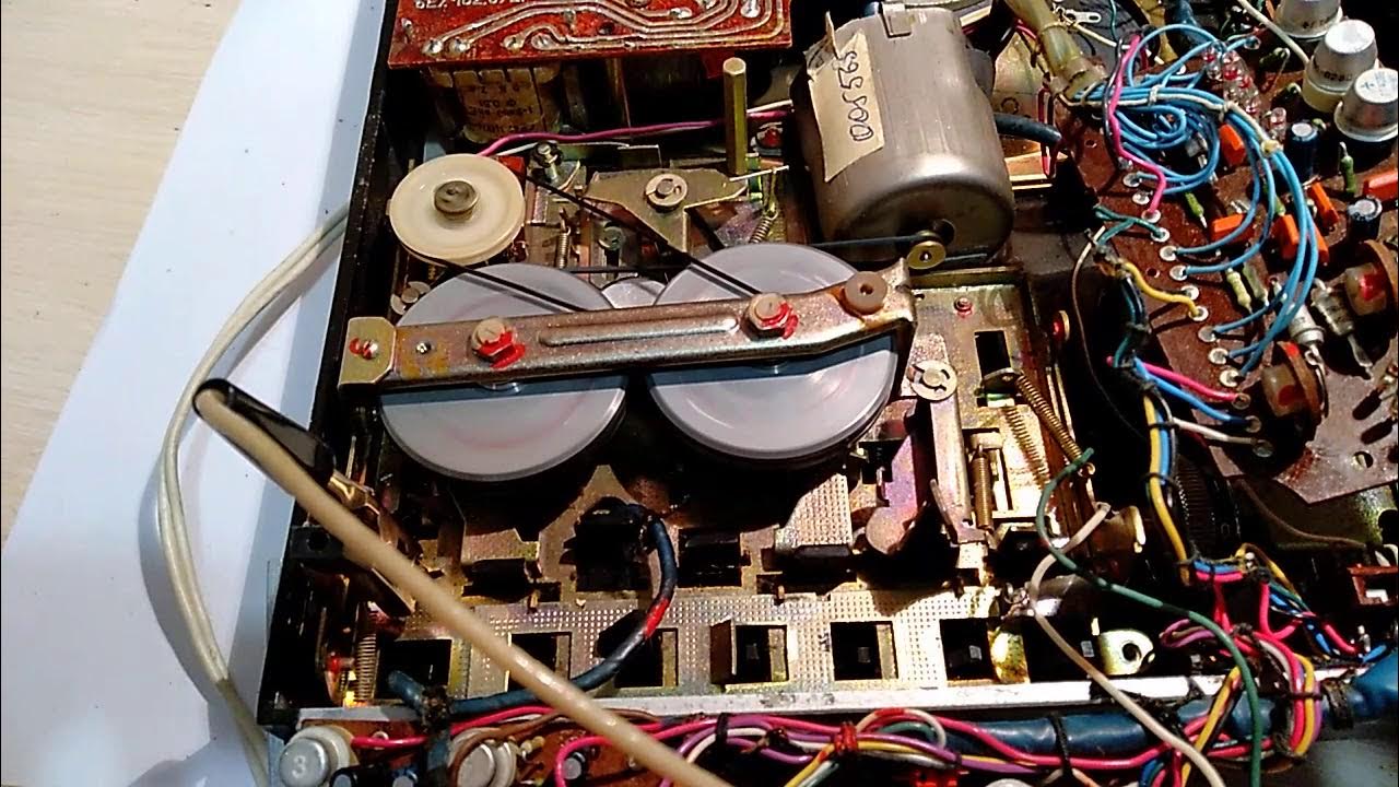 Кассетный магнитофон Ритм-301. Лентопротяжный механизм. - YouTube