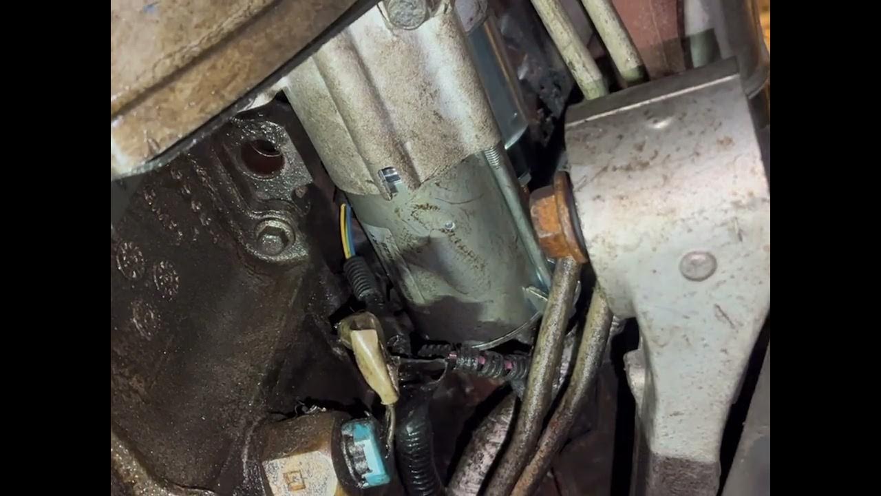 How to install a starter on a 2003 Chevy Suburban/Tahoe etc - YouTube