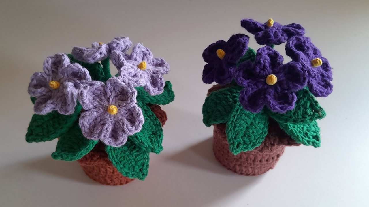 VASO DE FLORES 🌷 (VIOLETAS) EM CROCHÊ | PASSO A PASSO - Val Crochê 