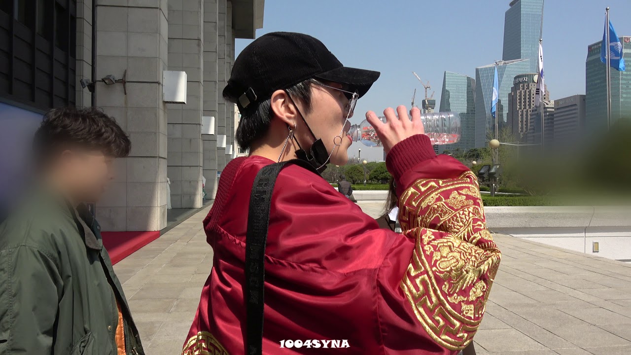 [180409 강승윤 직캠]  슬리피 형아보고 연예인봤다고 좋아하는 연예인 강승윤