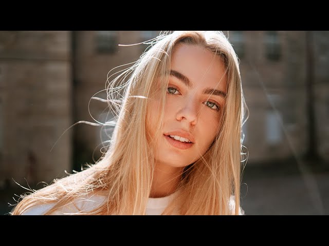 Tiny & Budget Samyang 35mm f1.8 with Sony A7C - YouTube