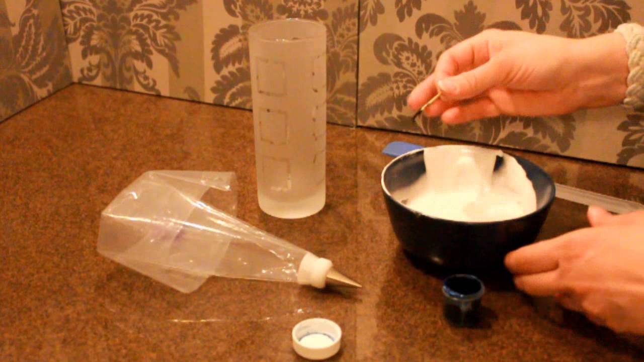 How To Fill an Icing Bag And Tint Your Royal Icing [HD] - YouTube