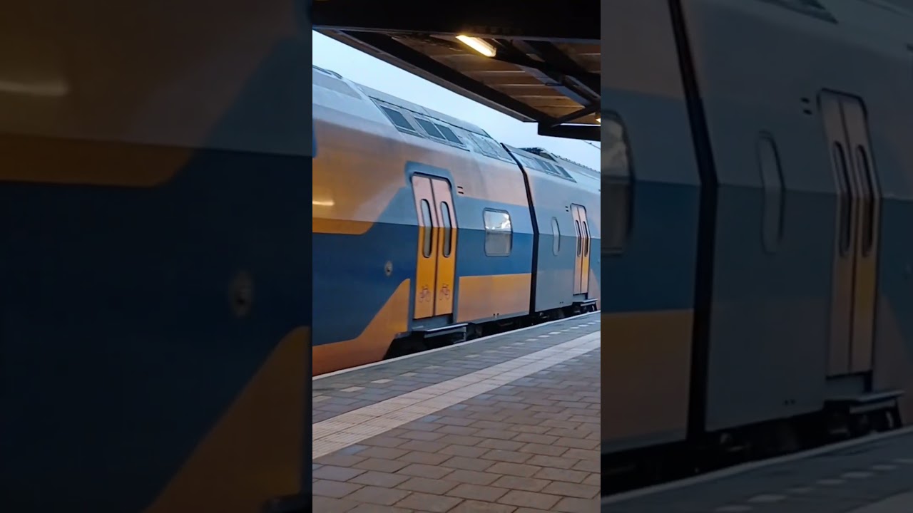 VIRMm 8671 komt aan op Station Castricum!