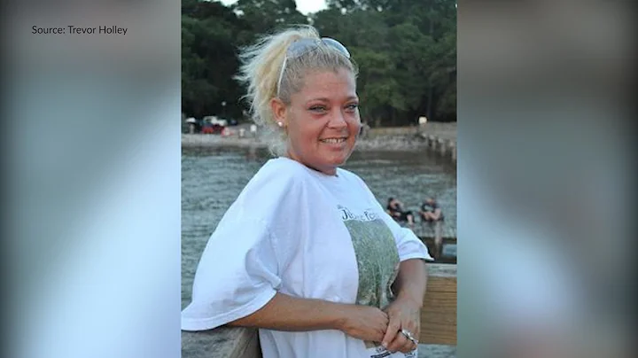 Family mourns woman killed in Daphne crash