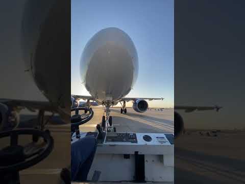 Pushing Back Allegiant A320 (N281NV)