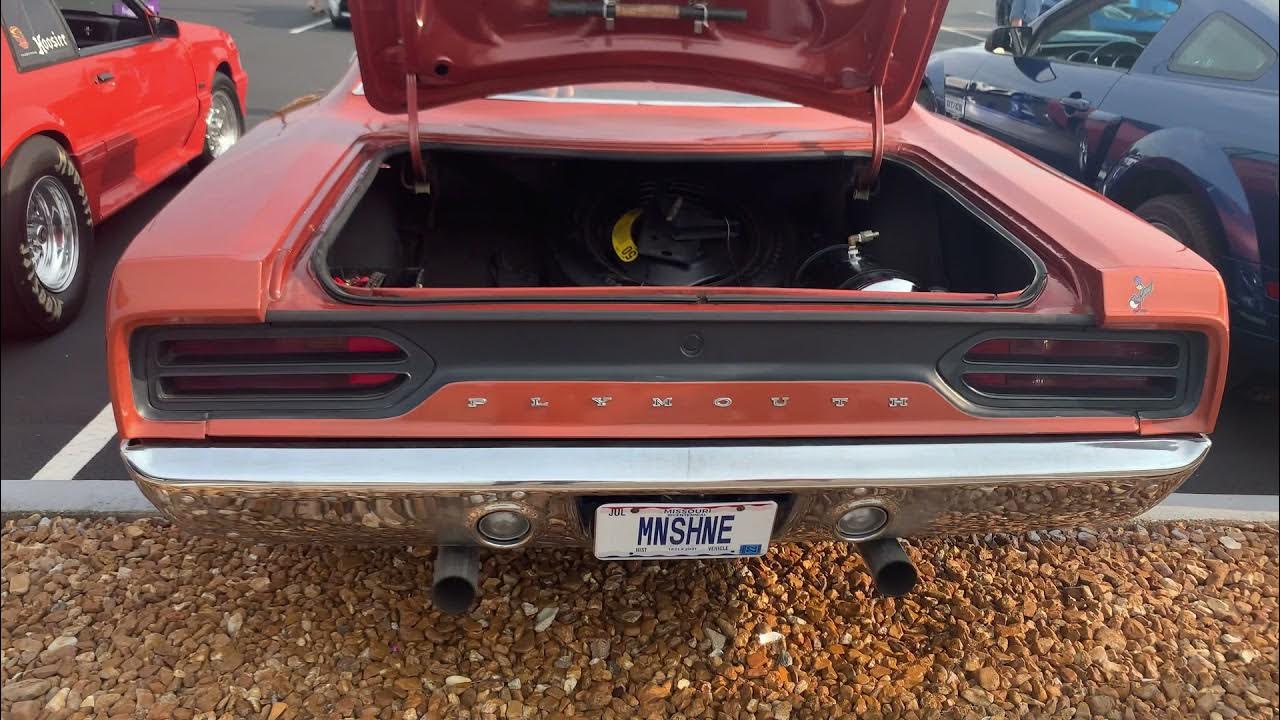 Крайслер Plymouth Road Runner