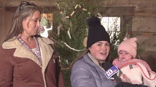 Norris Elementary helping the Museum of Appalachia decorate for Christmas