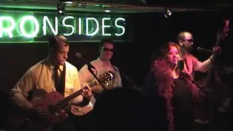 Melissa Callaway - Walkin' After Midnight