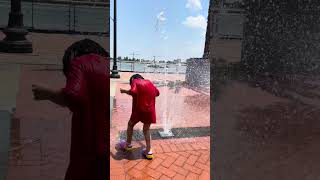 Woldenberg Park’s splash pad is back in action to keep you cool in this New Orleans heat! 💦