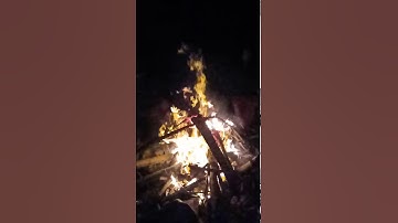 Api Unggun di Tepi Pantai