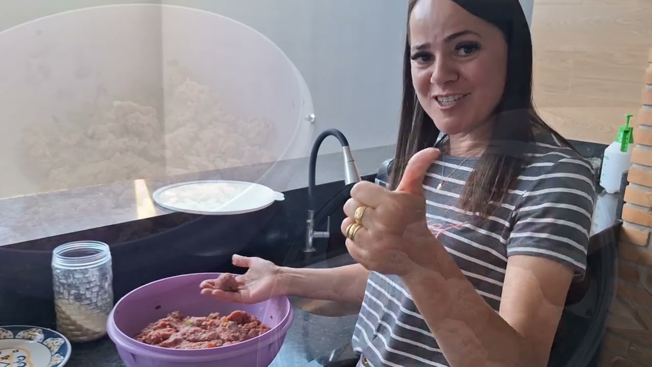 Um jantar diferente,ou um presente misterioso?????🥘🎁🎁