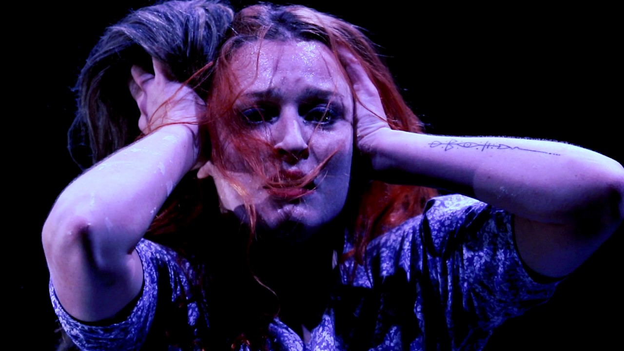 Bernadette by/gan Caroline Finn